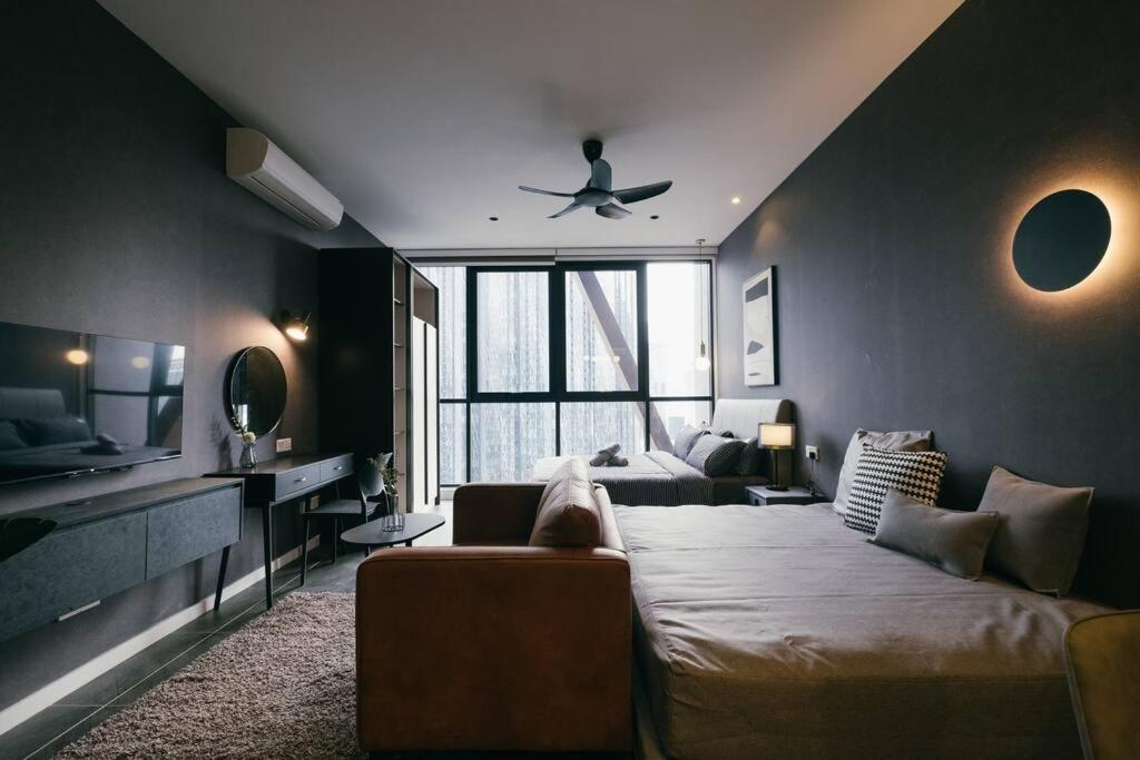 Scarletz Klcc Studio Suites 4 Pax Luxury Modern Style Wifi 100Mbps 吉隆坡 外观 照片